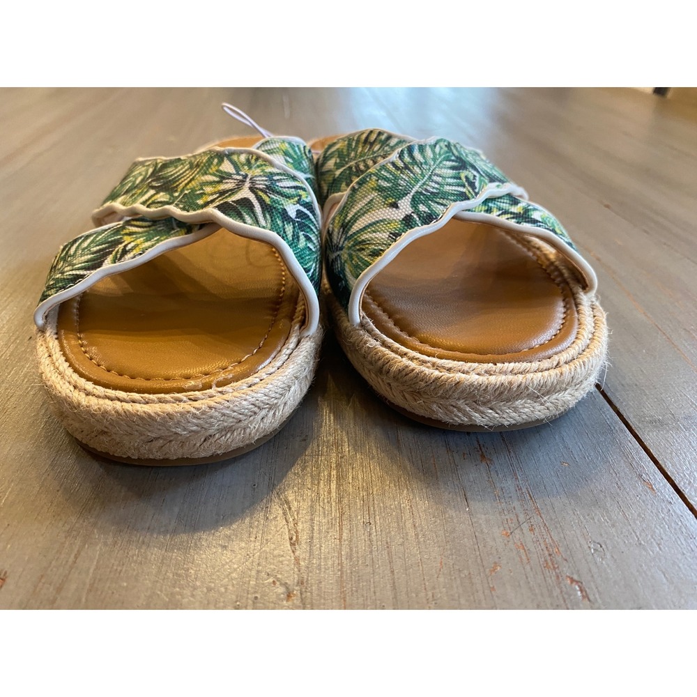 Jessica Simpson Tropical Leaf Platform Sandals in Green and Tan - Picture 2 of 8